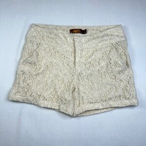 one 5 one Cream High Waist Lace Shorts